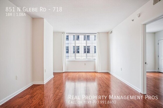 Foto del edificio - 851 N Glebe Rd