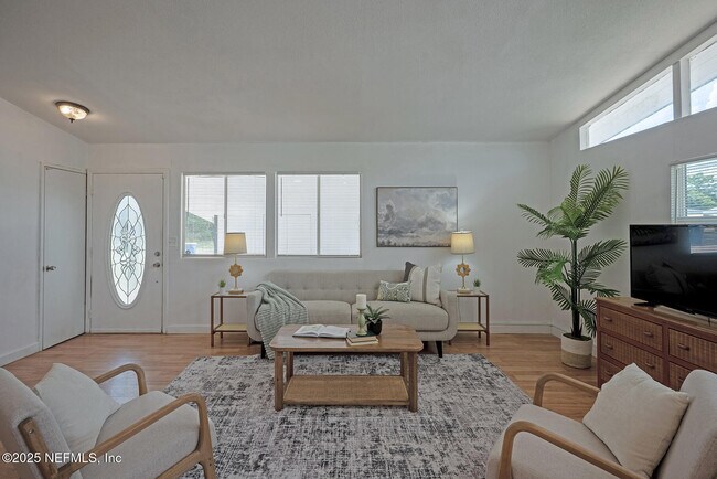 Building Photo - 2565 Burlingame Dr W