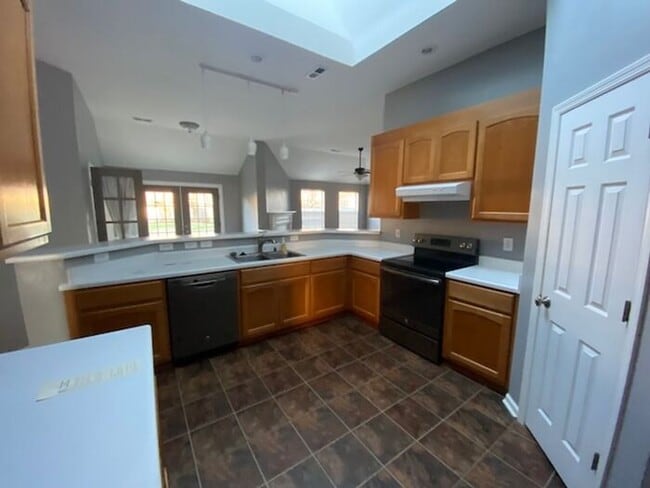 Foto del edificio - Fenced Yard!