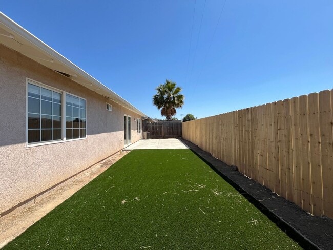 Building Photo - 1665 Aldo Way