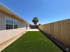 Building Photo - 1665 Aldo Way