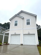 Building Photo - 145 Cypress Holw Dr