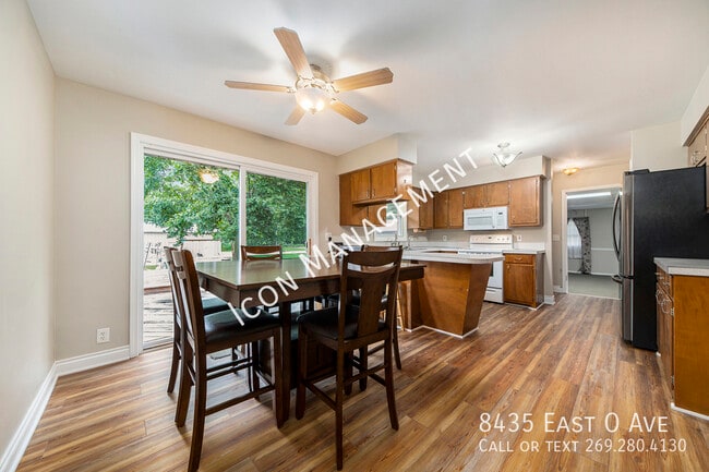 Building Photo - 8435 E O Ave