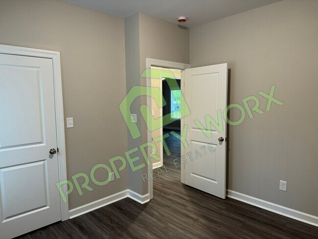 Foto del edificio - 3 Bedroom Home, Nashville