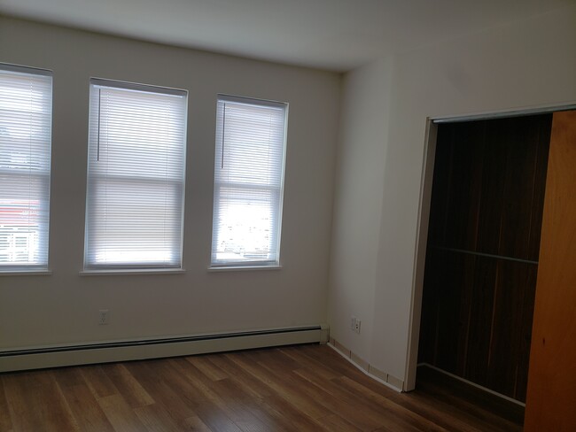 Building Photo - 5827 Rising Sun Ave