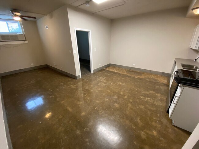 Foto del edificio - 175 S McHenry Ave