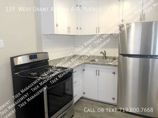 Building Photo - Centrally Located, Smartly Priced and Read...