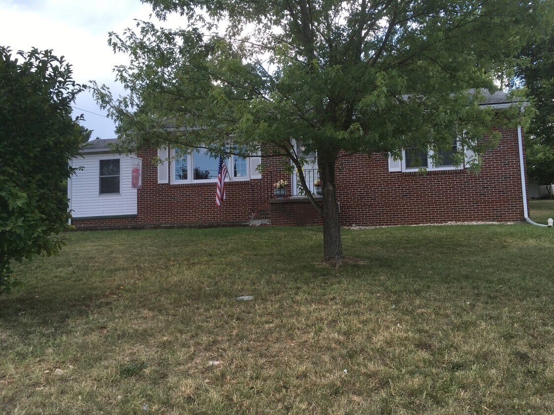 738 Spring Pkwy, Woodstock, VA 22664 House Rental in Woodstock, VA