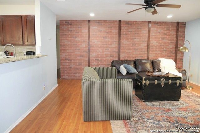 Foto del edificio - 7330 Corian Park Dr