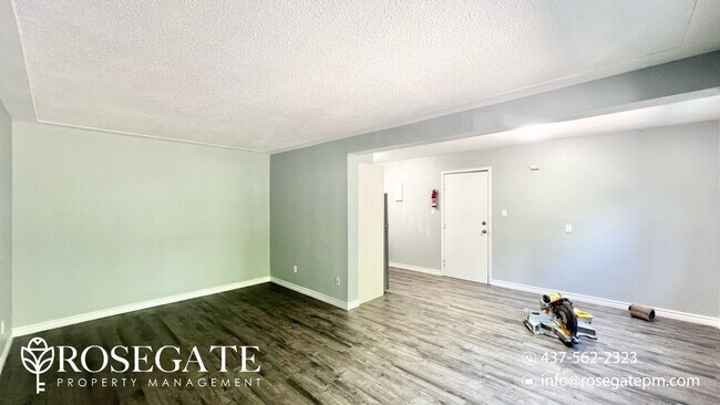 Building Photo - Spacious 2-Bedroom, 1-Bath Apartment in Lo...