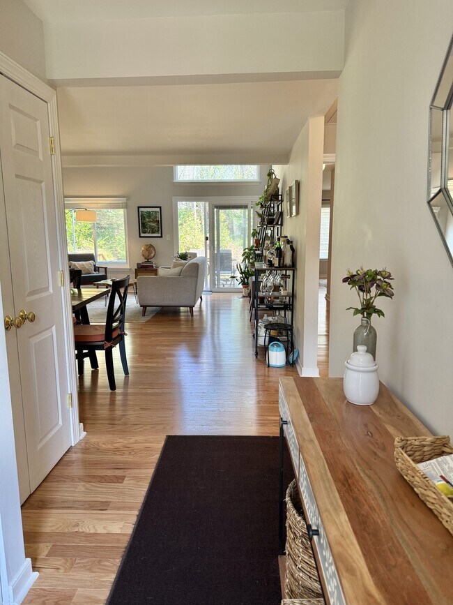 Foto del edificio - 980 Sutton Ct