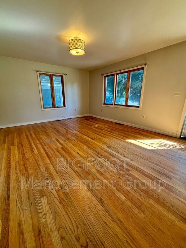 Foto del edificio - 1130 Hudson St