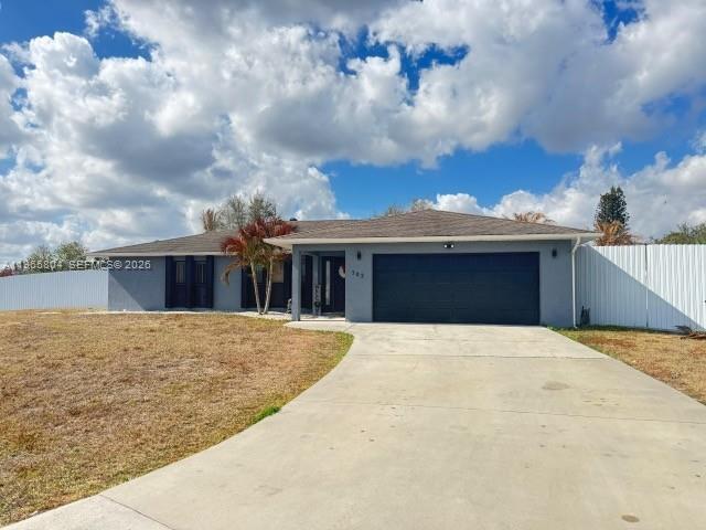 Building Photo - 702 NW Orchid St