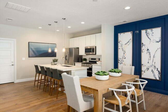 Foto del edificio - Beautiful 2-story modern townhome available for rent in booming Interquest & Voyager area