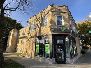 Building Photo - 2748 N Kilpatrick Ave