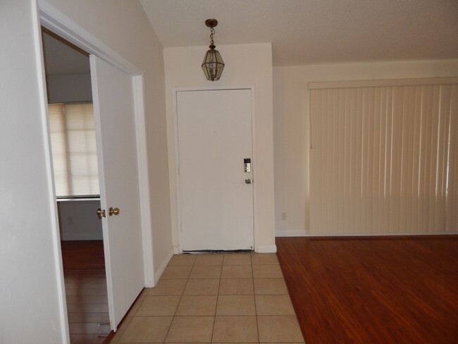 Foto del edificio - Adorable 3BR 1.75 BA House Available March!