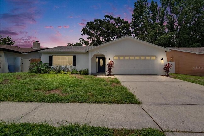 Foto del edificio - 1695 E Orangecrest Ave