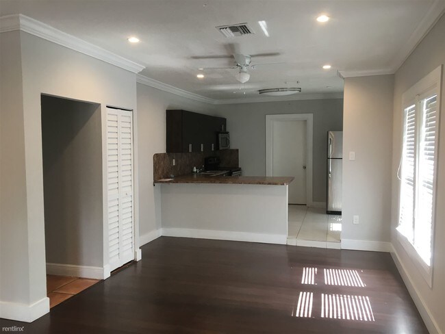 Building Photo - 3 br, 2 bath  - 144 NW 44th St