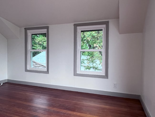 Foto del edificio - 105 E 12th St