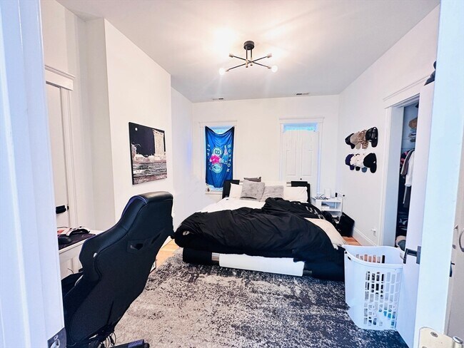 Foto del edificio - 598 E 5th St