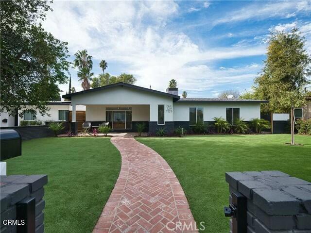 Foto principal - 7221 Fallbrook Ave