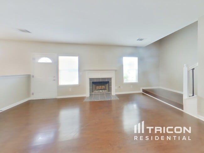 Foto del edificio - 515 Lakeridge Ct