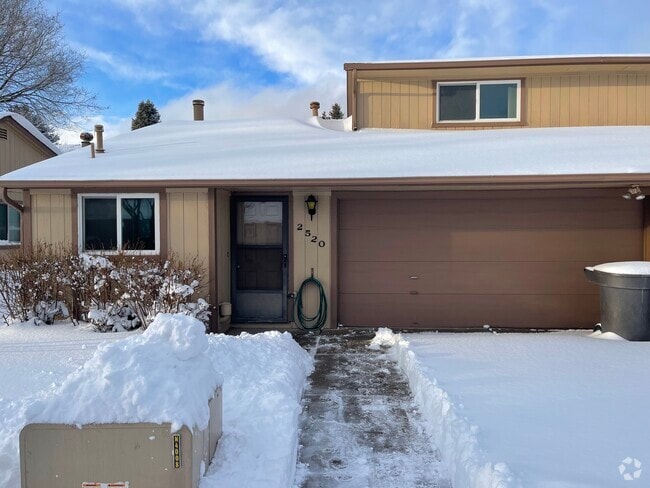 Building Photo - 2520 E Cassidy Ln