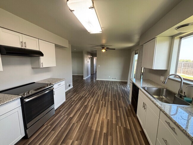 Foto del edificio - 23510 Rd 152