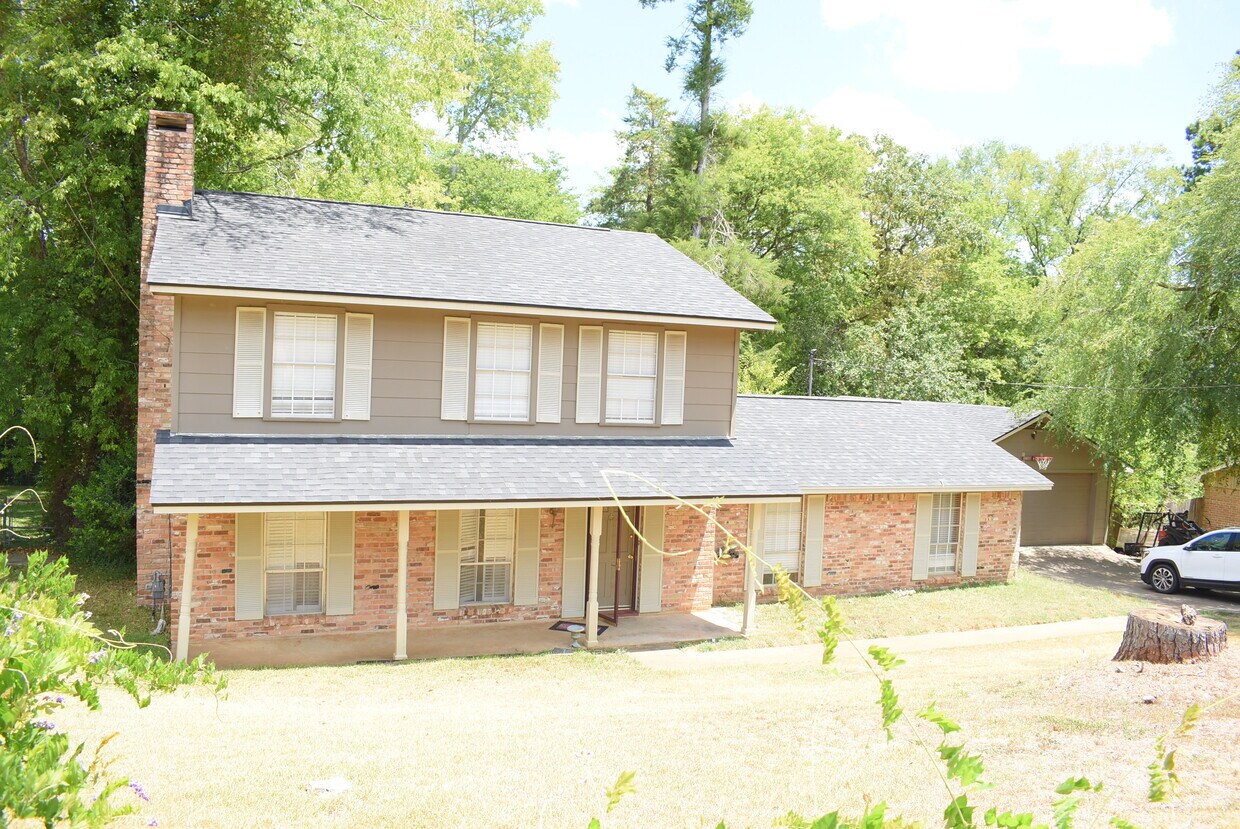 3110 Chimney Rock Ln, Nacogdoches, TX 75965 House Rental in