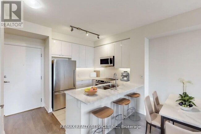Building Photo - 50-650 Thomas Riley Rd