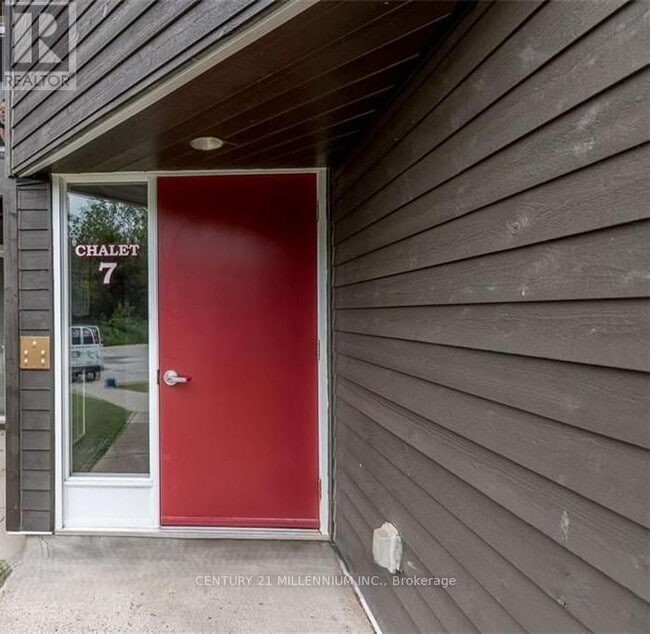 Building Photo - 1102 Horseshoe Valley Rd W