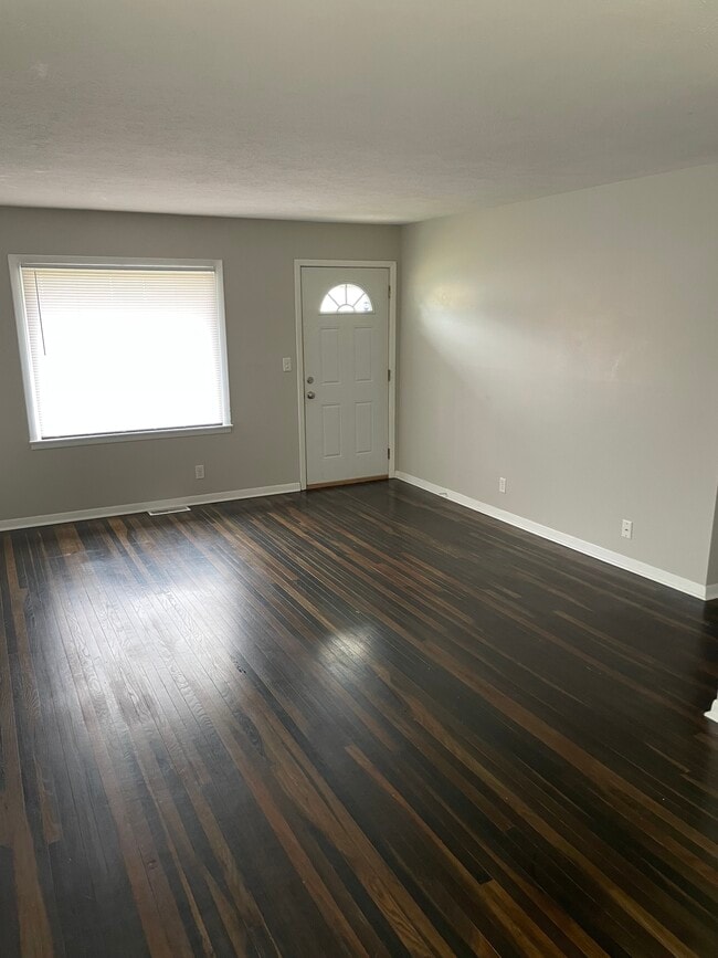 Living room - 526 E Wilson Ave