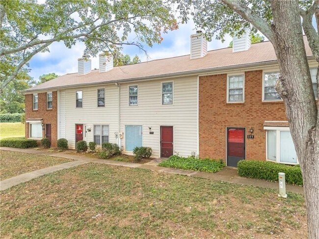 Foto del edificio - 151 Old Ferry Way