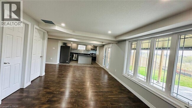 Building Photo - 373 Rivertrail Ave