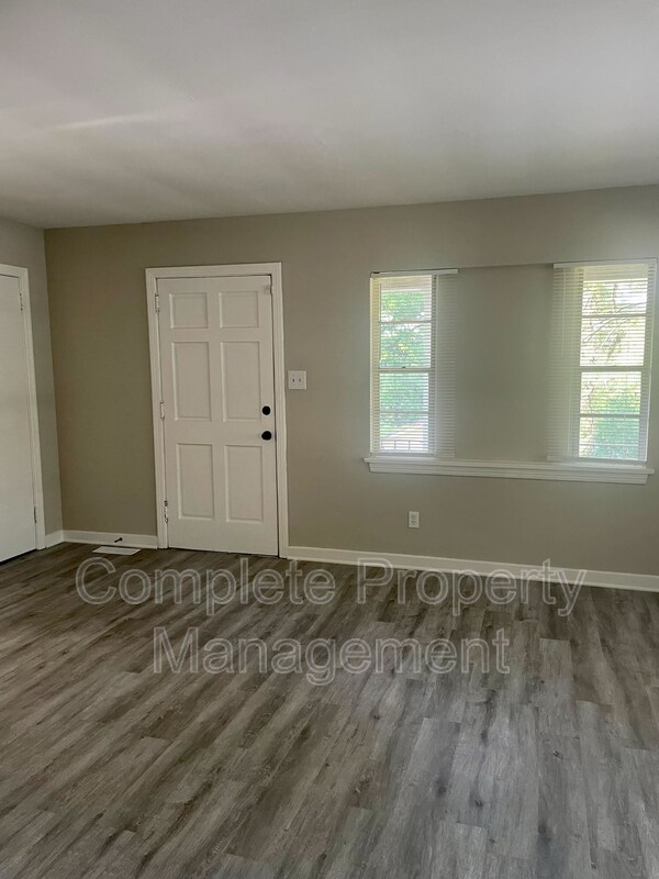 Building Photo - 1528 33rd street ensley