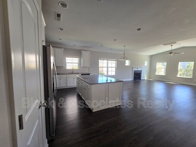 Foto del edificio - 5553 Marblehead Dr