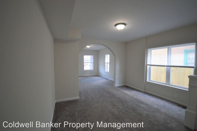 Building Photo - 3 br, 1.5 bath House - 726 Queen St.