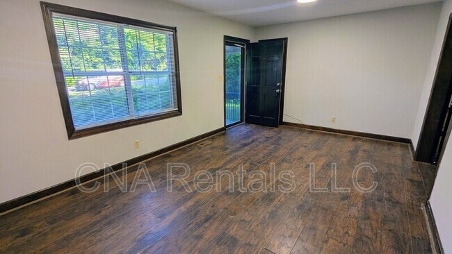 Foto del edificio - 104 E Acres Dr SE