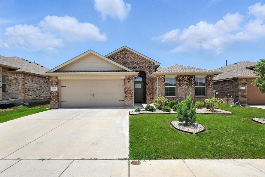 Foto principal - 6017 Blacksmith Ave