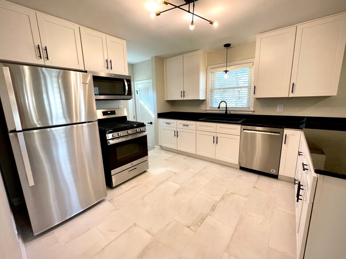 Kitchen - 4712 S 3rd St