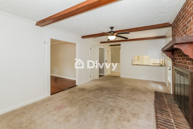 Building Photo - 3560 Clubhouse Ln SE