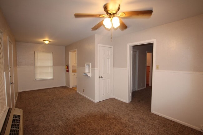 Foto del edificio - Adorable 1 bedroom 1 bath in the heart of Tyler!