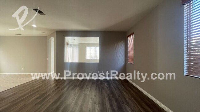 Foto del edificio - Freshly Rehabbed 4 Bedroom 3 Bath Home in ...