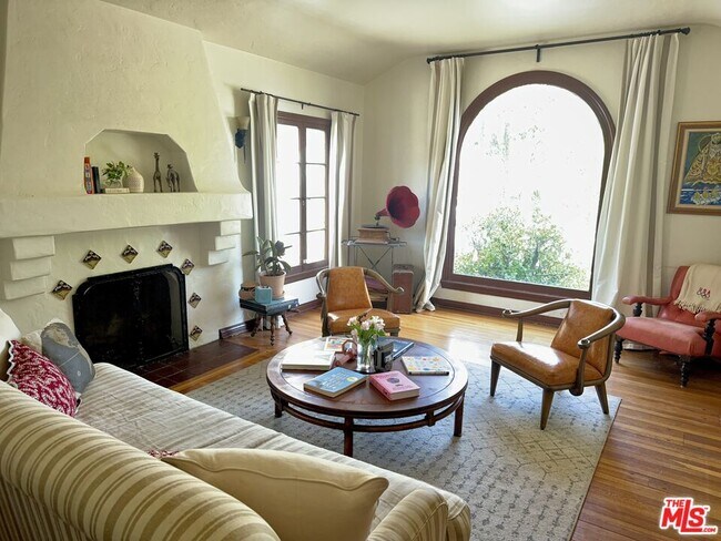 Foto del edificio - 1405 Hillcrest Ave