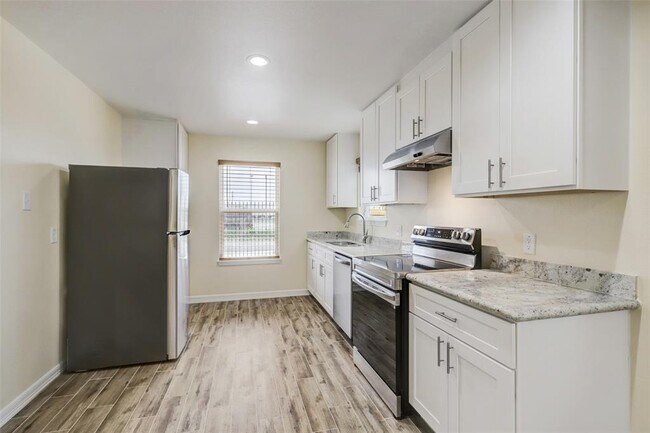 Building Photo - 6208 Alderson St
