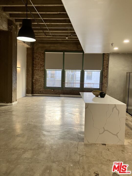 Building Photo - 711 S Olive St