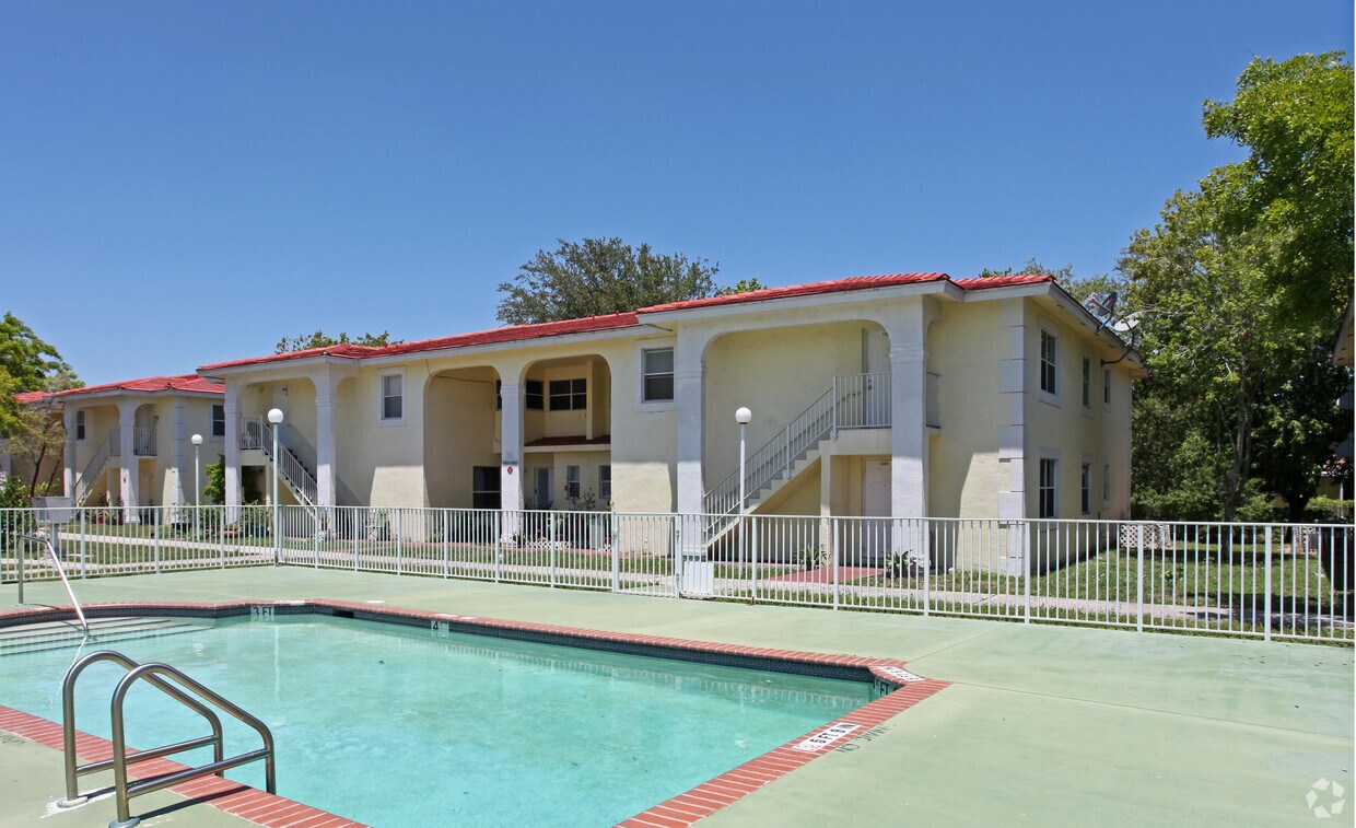 Pool - Normandy Terrace Apartments