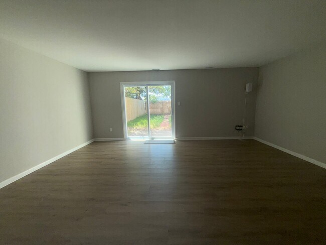 Foto del edificio - 5627 Banbury Ct