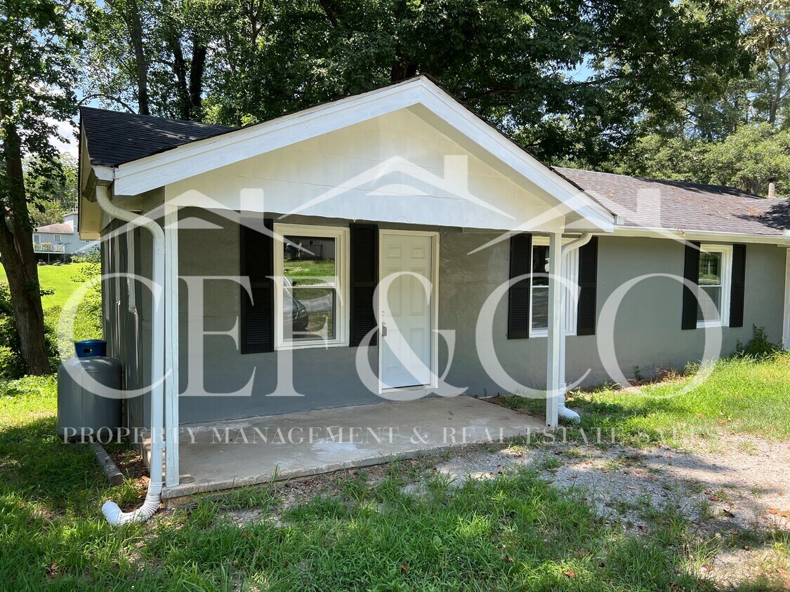 Primary Photo - 110 Poplar St