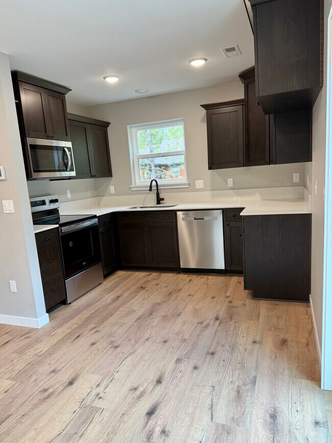 Foto del edificio - BRAND NEW 2-bd/2-bath in the serene community of Tollgate! - Sisters, OR